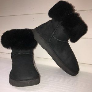 Women's Ugg Classic Cuff Short Boots Size 7.5